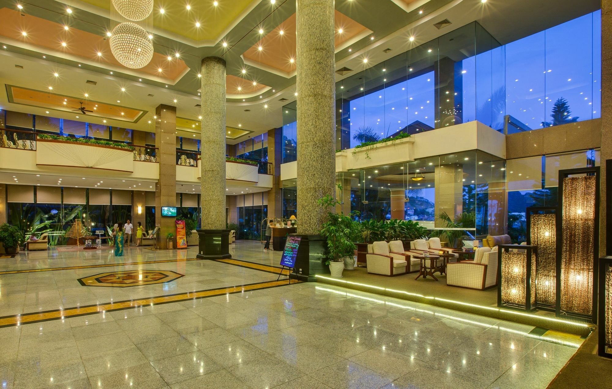 Halong Plaza Hotel Ha Long Esterno foto